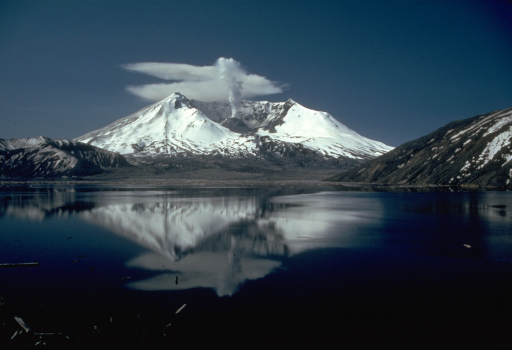 MSH82_st_helens_spirit_lake_reflection_05-19-82